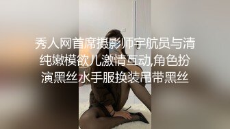  酒店偷拍骚女开房接客，洗完澡直接开操，主动骑乘位抽插，张开双腿操，表情一脸享受