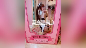 花臂纹身大奶美少妇  撩起衣服露奶子  舔屌口交翘起大屁股