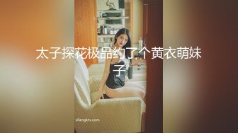 变态骚母狗！乳环阴环小姐姐！黑丝美腿开档内裤，假吊双洞齐插，扩阴器看子宫，骑乘位爆菊