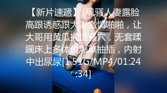 舔完鸡巴的小少妇按着小哥的头让他舔逼，全程露脸黑丝高跟诱惑，让大哥多体位蹂躏爆草，自己没爽够拿道具插[