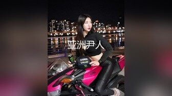 国模-猥琐眼镜摄影师玩起了女模特调教对白精彩sm