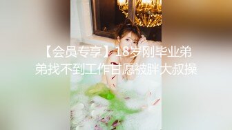 【母子乱伦】披风少年爱老妈  老妈洗完澡独自看A片 主动舔我鸡巴和乳头 春潮涌动太敏感