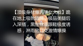 还能挤出奶水的小阿姨露脸一个人在家发骚挣外快，良家的风情脱光光听狼友指挥揉奶玩逼，自慰呻吟自己舔淫水