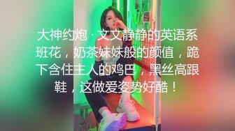  腰细胸大好身材妹子和跑友啪啪，振动棒插逼自慰被揉奶子，跪着深喉交骑乘打桩