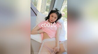 【OnlyFans】逃亡JJ爱KK，狂干群P，大型淫乱场面，两人真实夫妻，女的身材超级棒，群p的场面太过震撼 33